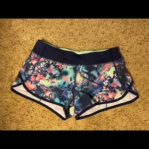 Selling daughters Ivivva that she has outgrown.